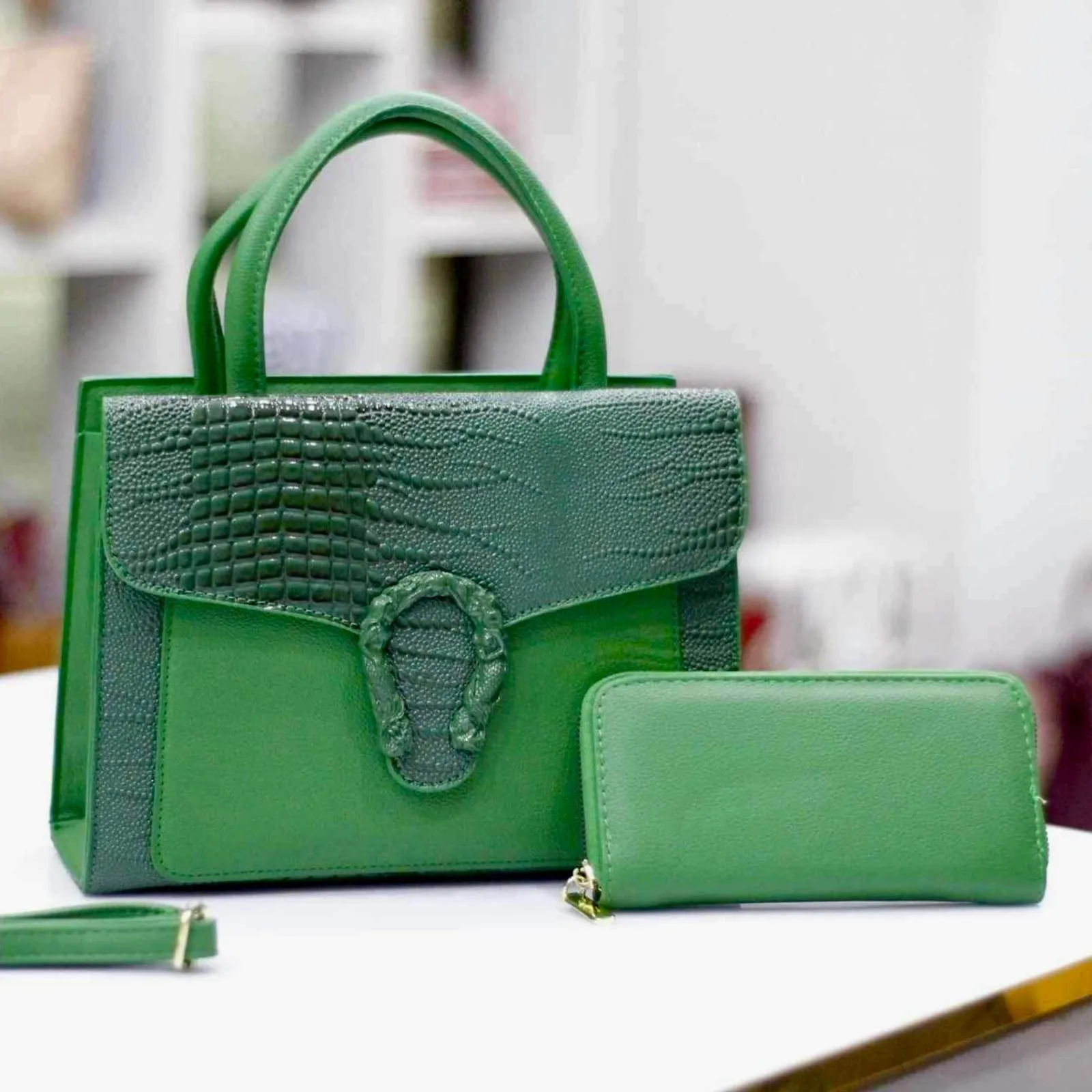 GUCCI 2-Piece Set: Handbag with Clutch (Green)